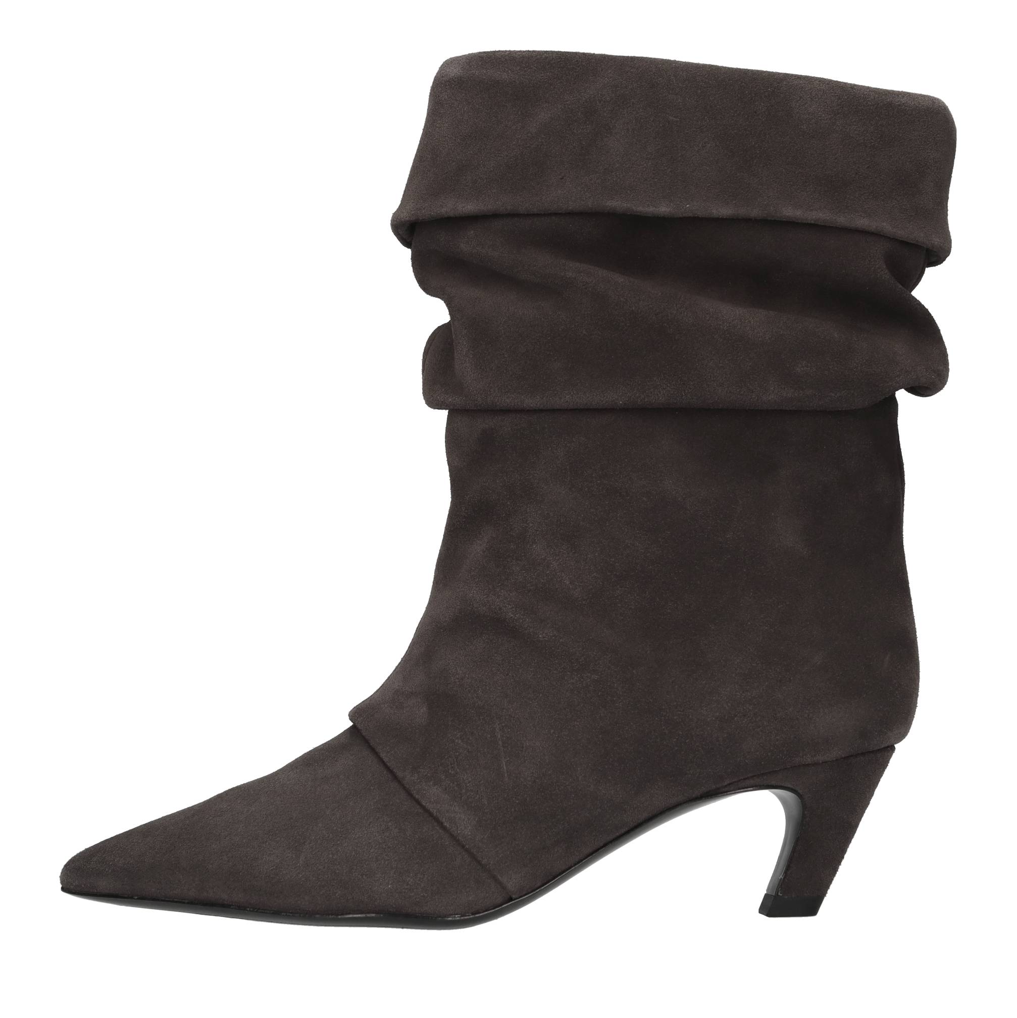 Ash Bottes Moro Head