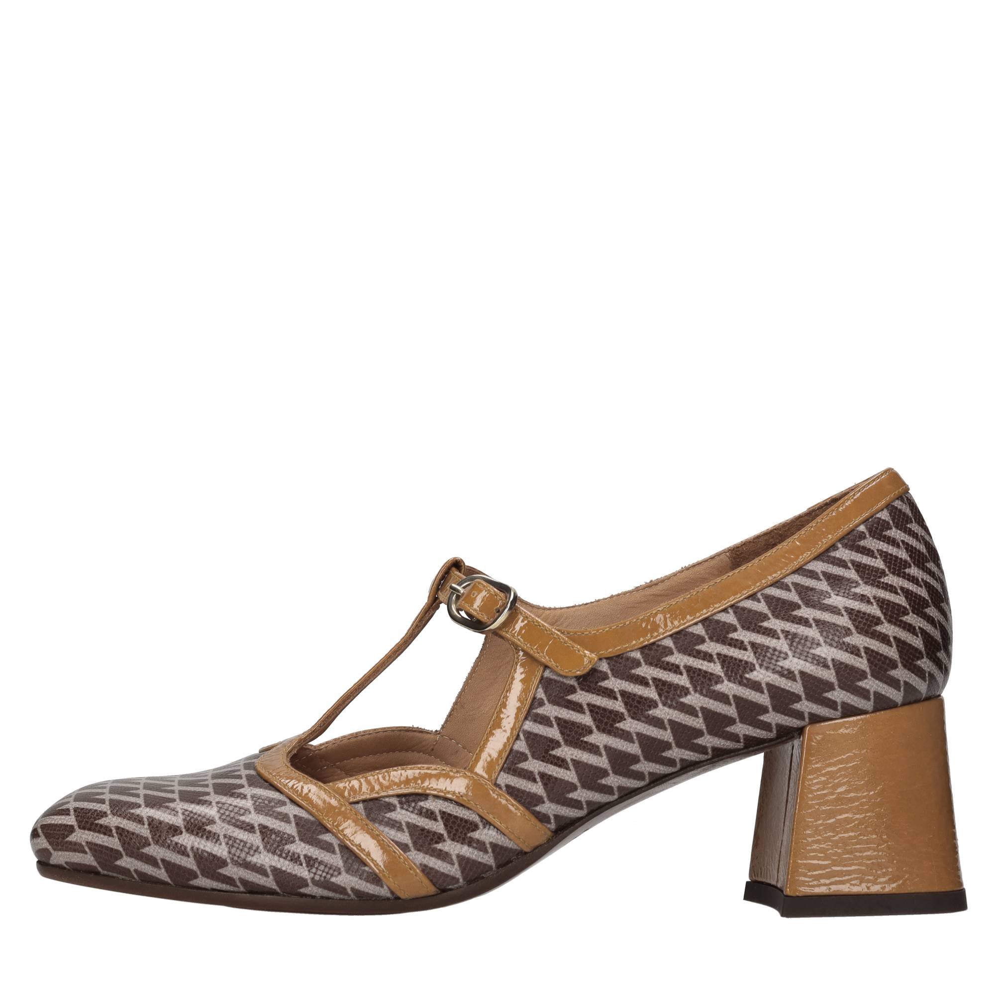 Chie Mihara Schoenen met multicolor hiel