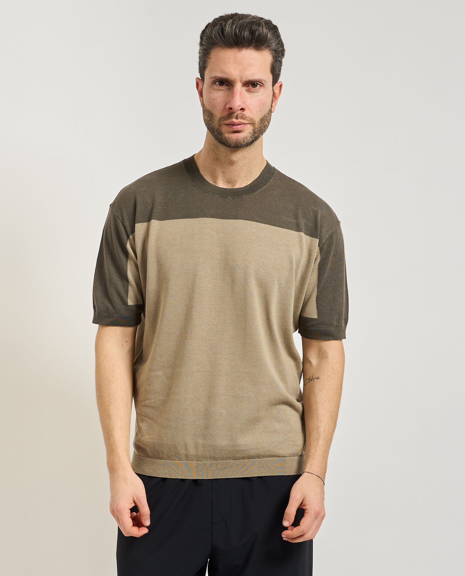 Armani Exchange T-shirt et Polo Beige 109 €
